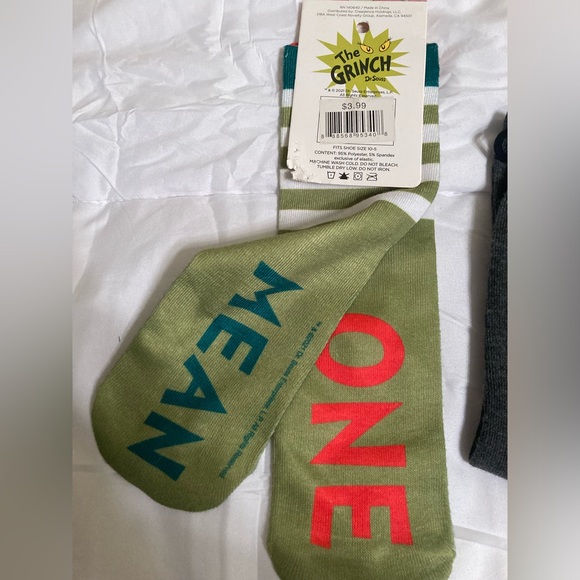 NWT 4 Holiday themed casual socks set 3 Adult 1 youth - Picture 3 of 6